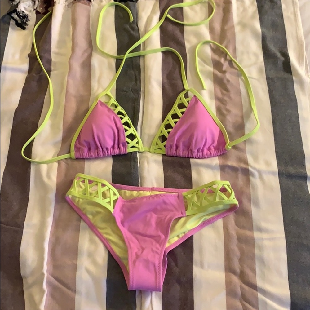 NWOT Victoria Secret Bikini Top & Bottom XS